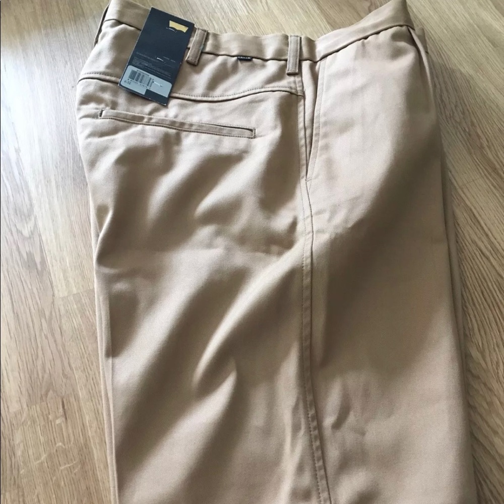 Levi’s Sta-Prest Chino Short